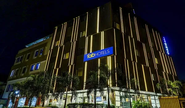 (Hotels) - Elevate Your Stay, Elevate Your Life - 英超直播